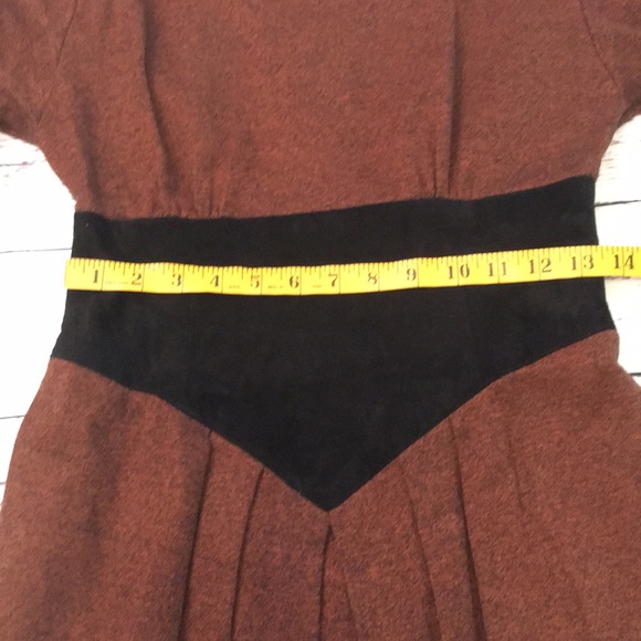 Suede corset dress - Picture 4 of 7